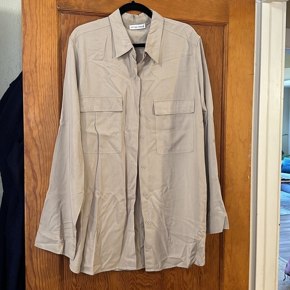 Neutral Ground Bay Button Down - Picture 3 of 4